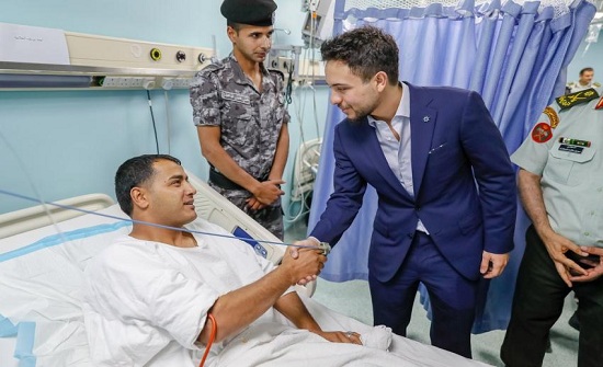 بالصور : الأمير حسين يزور مصابي الأمن والدرك بالصور : الأمير حسين يزور مصابي الأمن والدرك
