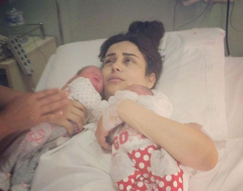 كندا حنا ترزق بتوأم بنات