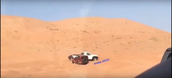 بالفيديو.. غباء قائد سيارة يثير سخرية بالفيديو.. غباء قائد سيارة يثير سخرية