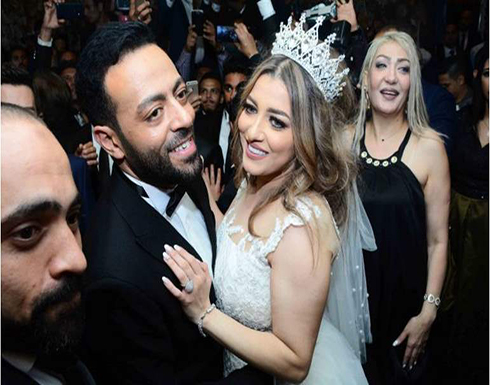 صور.. زوجة تامر عاشور تصر على الطلاق: «الحياة أصبحت مستحيلة بينّا» صور.. زوجة تامر عاشور تصر على الطلاق: «الحياة أصبحت مستحيلة بينّا»