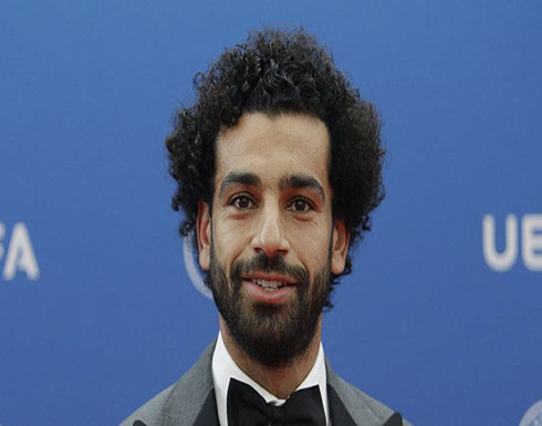 بالصورة - محمد صلاح يتبرع بشعره للسيسي؟!