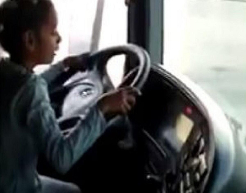 فيديو صادم لطفلة مصرية تقود سيارة نقل على طريق سريع .. شاهد فيديو صادم لطفلة مصرية تقود سيارة نقل على طريق سريع .. شاهد