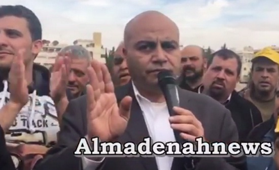 بالفيديو : شاهد ماذا قال النائب صداح الحباشنة للمزارعين المعتصمين أمام مجلس النواب بالفيديو : شاهد ماذا قال النائب صداح الحباشنة للمزارعين المعتصمين أمام مجلس النواب