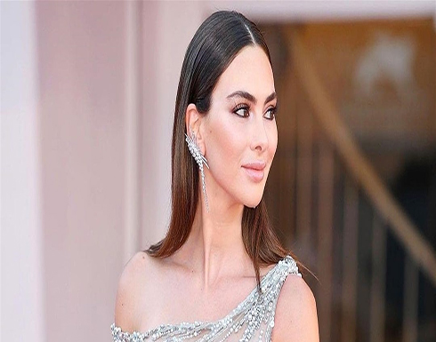 فستان ستيفاني صليبا بمهرجان الجونة يزن 14 كيلو.. ويثير الجدل (صور) فستان ستيفاني صليبا بمهرجان الجونة يزن 14 كيلو.. ويثير الجدل (صور)