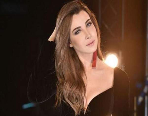فيديو : نانسى عجرم تستقبل العام الجديد 2020 بفستان مفتوح بابو ظبي فيديو : نانسى عجرم تستقبل العام الجديد 2020 بفستان مفتوح بابو ظبي