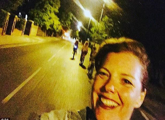 صورة سيلفي تقتل امرأة بريطانية على دراجتها الهوائية
