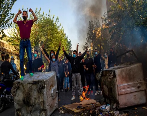 3 أيام من العصيان.. شباب الأحياء يتأهبون في إيران 3 أيام من العصيان.. شباب الأحياء يتأهبون في إيران