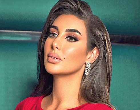 "تحت الركبة".. ياسمين صبري تثير الجدل بفستان أزرق مفتوح "تحت الركبة".. ياسمين صبري تثير الجدل بفستان أزرق مفتوح