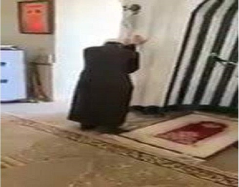 بالفيديو : انهيار مؤذن في آذان الفجر بسبب غلق المساجد في غزة بالفيديو : انهيار مؤذن في آذان الفجر بسبب غلق المساجد في غزة