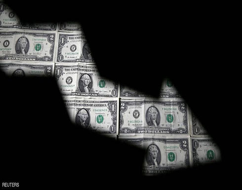 الدولار يهوي بعد إبقاء الفائدة الأميركية دون تغيير الدولار يهوي بعد إبقاء الفائدة الأميركية دون تغيير