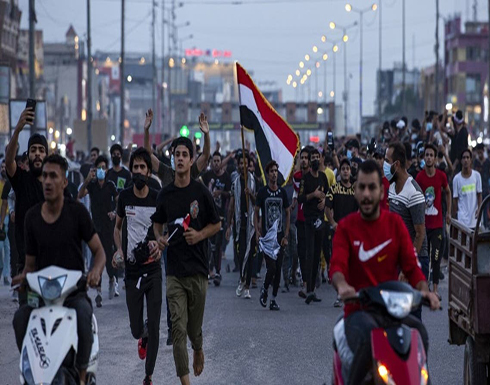 متظاهرون يقطعون شرياناً حيوياً بالبصرة العراقية .. شاهد متظاهرون يقطعون شرياناً حيوياً بالبصرة العراقية .. شاهد