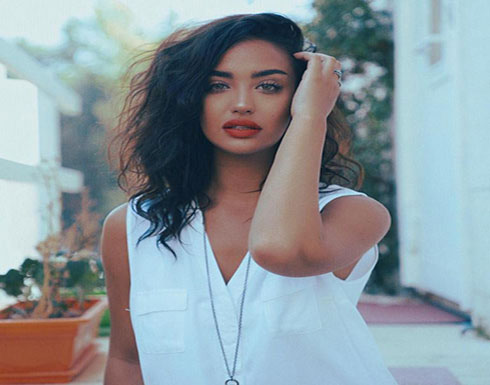 رومنسية نينا عبدالملك وزوجها رومنسية نينا عبدالملك وزوجها