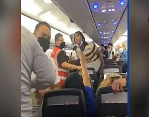 مشاجرة جماعية على متن طائرة في بورتوريكو .. فيديو مشاجرة جماعية على متن طائرة في بورتوريكو .. فيديو