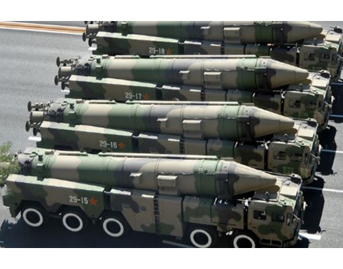 طهران تكشف عن منظومة صاروخية جديدة للدفاع الجوي طهران تكشف عن منظومة صاروخية جديدة للدفاع الجوي