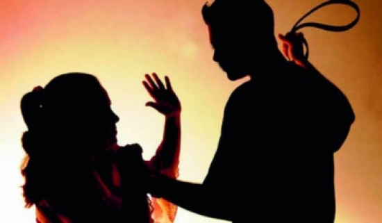 سياسيون يعنّفون زوجاتهم..من بينهم وزير عربي سياسيون يعنّفون زوجاتهم..من بينهم وزير عربي