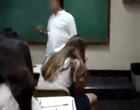 داخل جامعة كويتية.. "دكتور" يلمس جسد "طالبة" ويحاول الاعتداء عليها داخل جامعة كويتية.. "دكتور" يلمس جسد "طالبة" ويحاول الاعتداء عليها