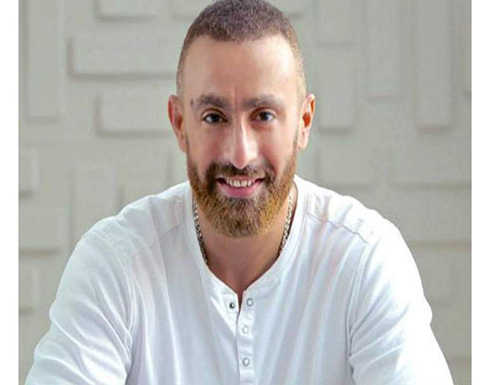 شاهد.. أحمد السقا ينهار بالبكاء خلال تشييع جنازة محمد الصغير وضرب صحفي! شاهد.. أحمد السقا ينهار بالبكاء خلال تشييع جنازة محمد الصغير وضرب صحفي!