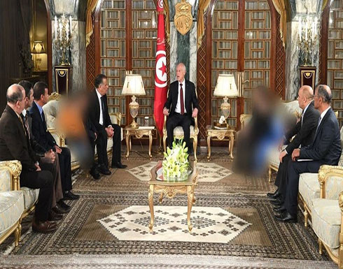 بعد استقباله "أبناء دواعش".. انتقادات حادة لرئيس تونس بعد استقباله "أبناء دواعش".. انتقادات حادة لرئيس تونس