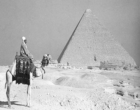 إكتشاف مدفن غامض في أحد الأهرامات في مصر! إكتشاف مدفن غامض في أحد الأهرامات في مصر!