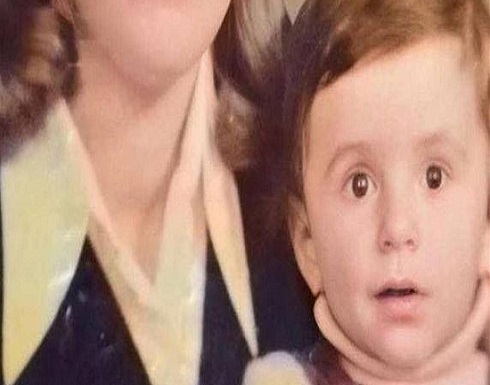 خمنّوا هذه الطفلة أي شابة شهيرة أصبحت الآن خمنّوا هذه الطفلة أي شابة شهيرة أصبحت الآن