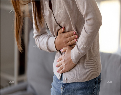 انتفاخ البطن دون نزول الدورة الشهرية.. اسبابها و علاجها