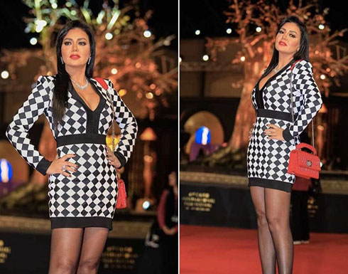 بالفيديو : رانيا يوسف تستغرب التركيز على ملابسها: “طول عمري بلبس شورتات وبيكيني”! بالفيديو : رانيا يوسف تستغرب التركيز على ملابسها: “طول عمري بلبس شورتات وبيكيني”!