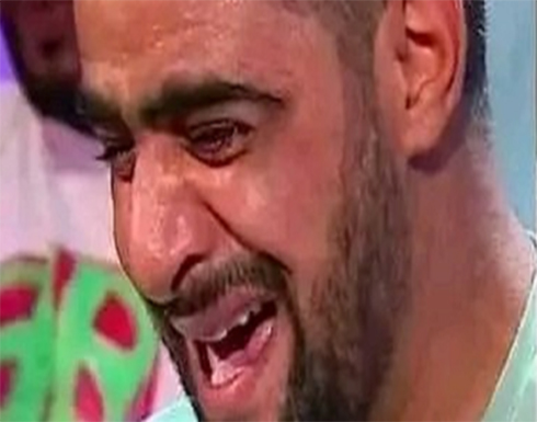جزائري فقد بصره يروي تفاصيل قصته المأساوية وكيف غدر به أصدقاؤه (صور + فيديو) جزائري فقد بصره يروي تفاصيل قصته المأساوية وكيف غدر به أصدقاؤه (صور + فيديو)
