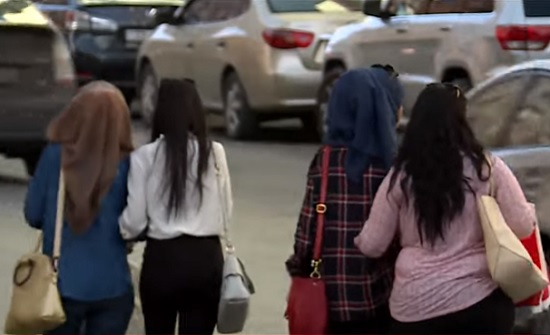بالفيديو : تعرف عن أسباب انخفاض نسب التحرش بالمرأة في أماكن العمل بالأردن بالفيديو : تعرف عن أسباب انخفاض نسب التحرش بالمرأة في أماكن العمل بالأردن