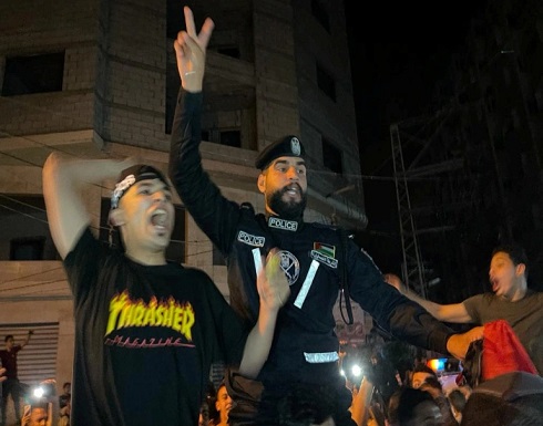 غزة تحتفل بالنصر وتحتفي بالمقاومة غزة تحتفل بالنصر وتحتفي بالمقاومة