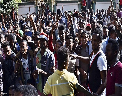 إثيوبيا تشدد إجراءات الأمن مع بدء جنازة المغني القتيل إثيوبيا تشدد إجراءات الأمن مع بدء جنازة المغني القتيل