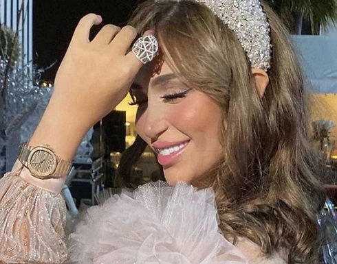 شاهد… الدكتورة خلود بالفستان الابيض في عيد ميلادها وهذه هدية امين لها! شاهد… الدكتورة خلود بالفستان الابيض في عيد ميلادها وهذه هدية امين لها!