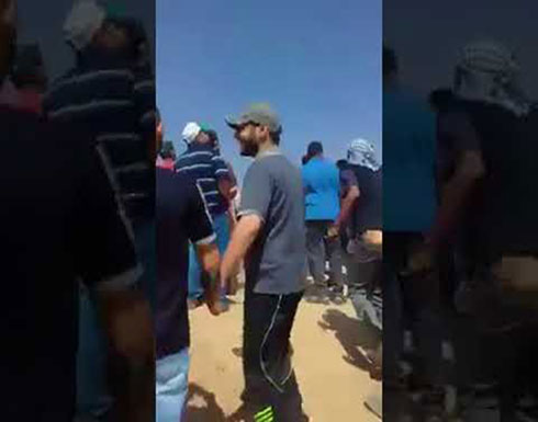 فرحة الكبيرة لهذا الطفل الفلسطيني بإسقاط طائرة إسرائيلية فرحة الكبيرة لهذا الطفل الفلسطيني بإسقاط طائرة إسرائيلية