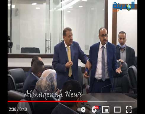 شاهد بالفيديو : مشاجرة النائب السليحات مع وزيري المياه والزراعة شاهد بالفيديو : مشاجرة النائب السليحات مع وزيري المياه والزراعة
