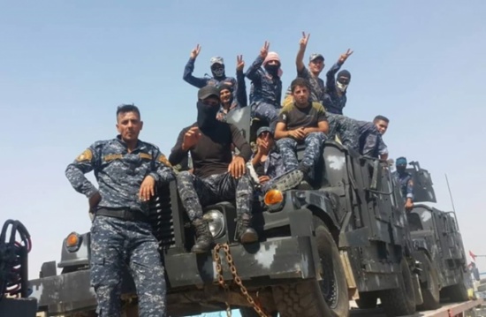 ضابط شرطة وجنوده يقتلون عائلة من الموصل بعد سرقتها ضابط شرطة وجنوده يقتلون عائلة من الموصل بعد سرقتها