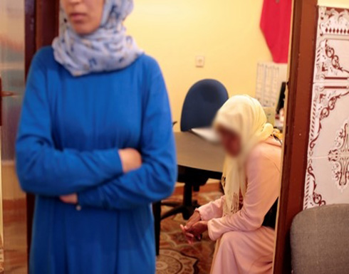 يعنف والدته المغربية بقنينة زجاجية ويرسلها إلى المستشفى دفاعا عن زوجته يعنف والدته المغربية بقنينة زجاجية ويرسلها إلى المستشفى دفاعا عن زوجته