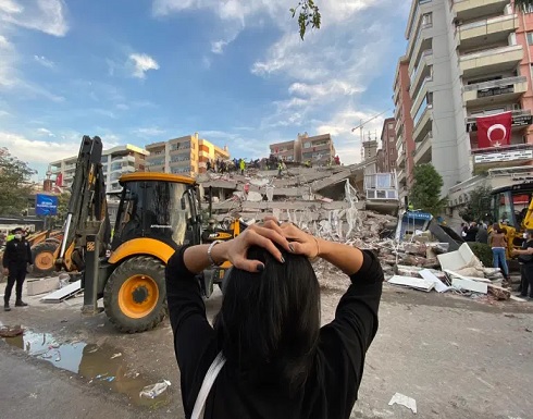 عشرات القتلى و مئات الجرحى لقوا حتفهم جراء زلزال ازمير عشرات القتلى و مئات الجرحى لقوا حتفهم جراء زلزال ازمير