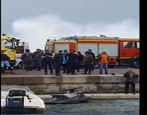 بالفيديو : انقاذ 12 شخصا ضربتهم الأمواج على رصيف نادي اليخوت في العقبة بالفيديو : انقاذ 12 شخصا ضربتهم الأمواج على رصيف نادي اليخوت في العقبة