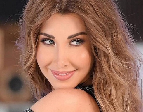 فيديو| نانسي عجرم تلاعب ابنتها الصغرى "ليا"