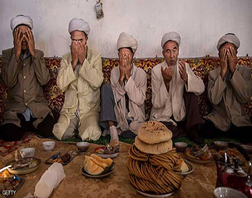 الصين.. إجبار مسلمين على أكل لحم الخنزير وشرب الكحول الصين.. إجبار مسلمين على أكل لحم الخنزير وشرب الكحول
