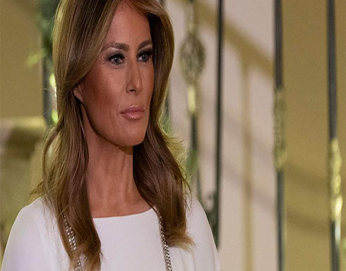 شاهد : ميلانيا ترامب تختار الأبيض لموسم الأعياد.. والتوقيع لبناني شاهد : ميلانيا ترامب تختار الأبيض لموسم الأعياد.. والتوقيع لبناني