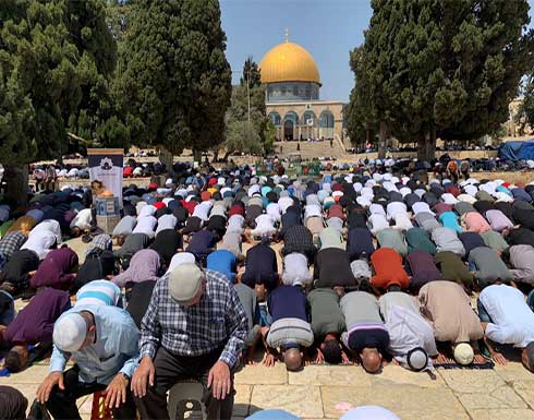 50 ألفا يؤدون صلاة الجمعة في المسجد الأقصى 50 ألفا يؤدون صلاة الجمعة في المسجد الأقصى