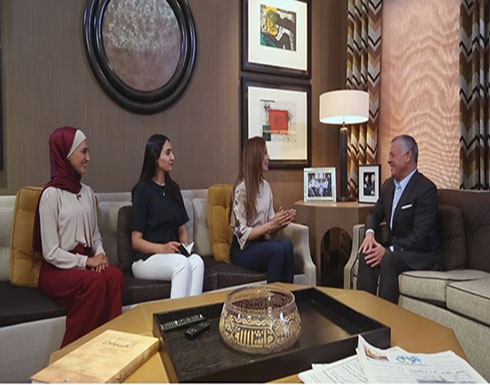 شاهد : الملك عبدالله يتحدث عن " الشيب " في رأسه وكيف قضى العشرين سنة الماضية في الحكم شاهد : الملك عبدالله يتحدث عن " الشيب " في رأسه وكيف قضى العشرين سنة الماضية في الحكم
