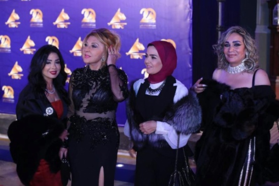 رانيا يوسف تتجاهل نادية الجندي أثناء تواجدهما وجها لوجه في حفل مدينة الإنتاج الإعلامي رانيا يوسف تتجاهل نادية الجندي أثناء تواجدهما وجها لوجه في حفل مدينة الإنتاج الإعلامي