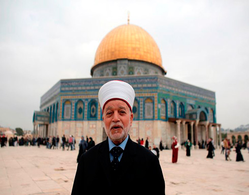 الإحتلال الإسرائيلي يفرج عن مفتي القدس بعد احتجازه لساعات الإحتلال الإسرائيلي يفرج عن مفتي القدس بعد احتجازه لساعات