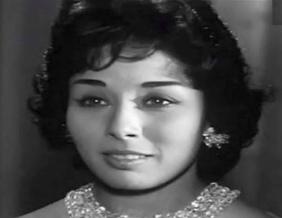 بالصور - لبنى عبد العزيز في ظهور نادر في عزاء شادية... شاهدوا كيف اصبحت بالصور - لبنى عبد العزيز في ظهور نادر في عزاء شادية... شاهدوا كيف اصبحت