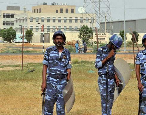 اعتصام الدفاع.. الأمن السوداني يطلق الرصاص وتدفق للمحتجين اعتصام الدفاع.. الأمن السوداني يطلق الرصاص وتدفق للمحتجين