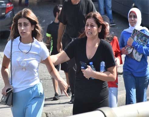 لبنان.. احتجاجات منددة بالوضع المعيشي وانهيار العملة الوطنية لبنان.. احتجاجات منددة بالوضع المعيشي وانهيار العملة الوطنية