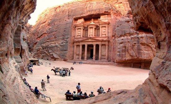 37 بالمائة نسبة زيادة زارو البترا الأجانب لكانون الثاني 37 بالمائة نسبة زيادة زارو البترا الأجانب لكانون الثاني