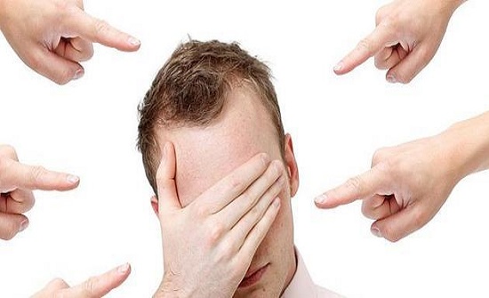 صوت منخفض وتقبُل للإهانة.. صفات تكشف ضعف الشخصية صوت منخفض وتقبُل للإهانة.. صفات تكشف ضعف الشخصية