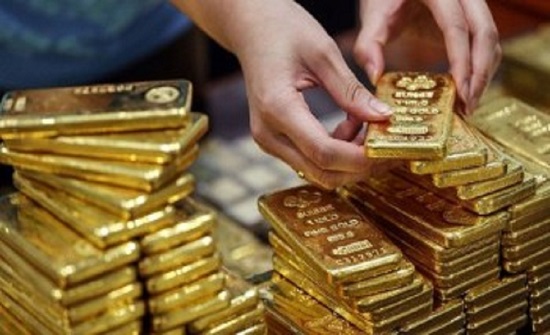 الذهب يتراجع 1% مع الإقبال على المخاطرة بفضل خطط تخفيف العزل الذهب يتراجع 1% مع الإقبال على المخاطرة بفضل خطط تخفيف العزل